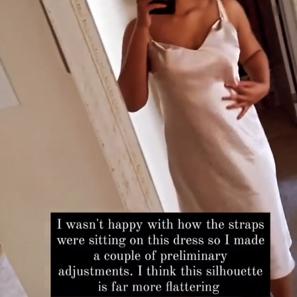 [SOLD] Pink Champagne satin slip dress - Picture 4 of 7